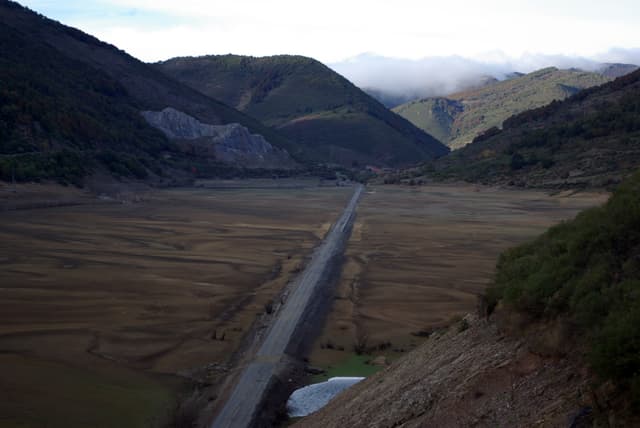 Orza 03 embalse Riaño by-dpc