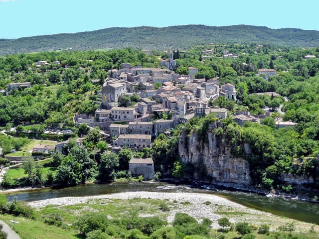 Ardèche (Upper, Aubenas Headwaters) — Balazuc - Ardèche - France - 20130614