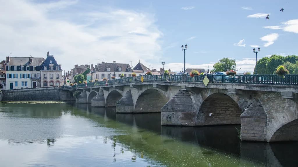 Yonne (Upper, Morvan Headwaters) — Le pont Boffrand-Hupeau - Joigny