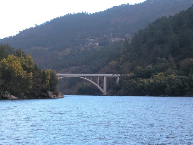 Río Avia — A Barca Desembocadura Avia en Miño