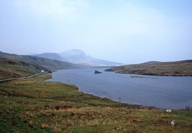 Storr Lochs — File:Loch Fada - Scotland, UK - May 20, 1989.jpg