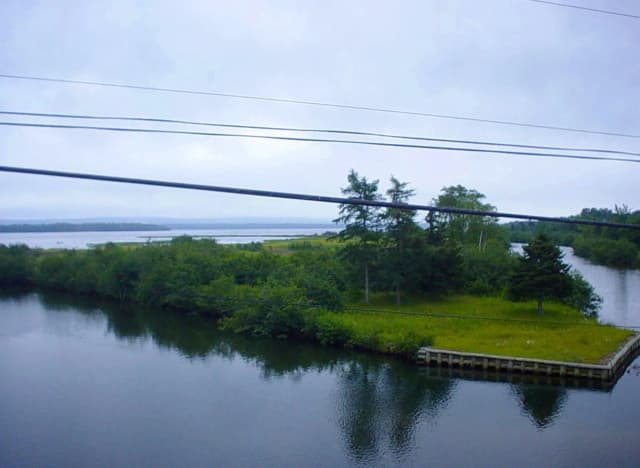 Middle River — TV-009-0400 (14434947249)