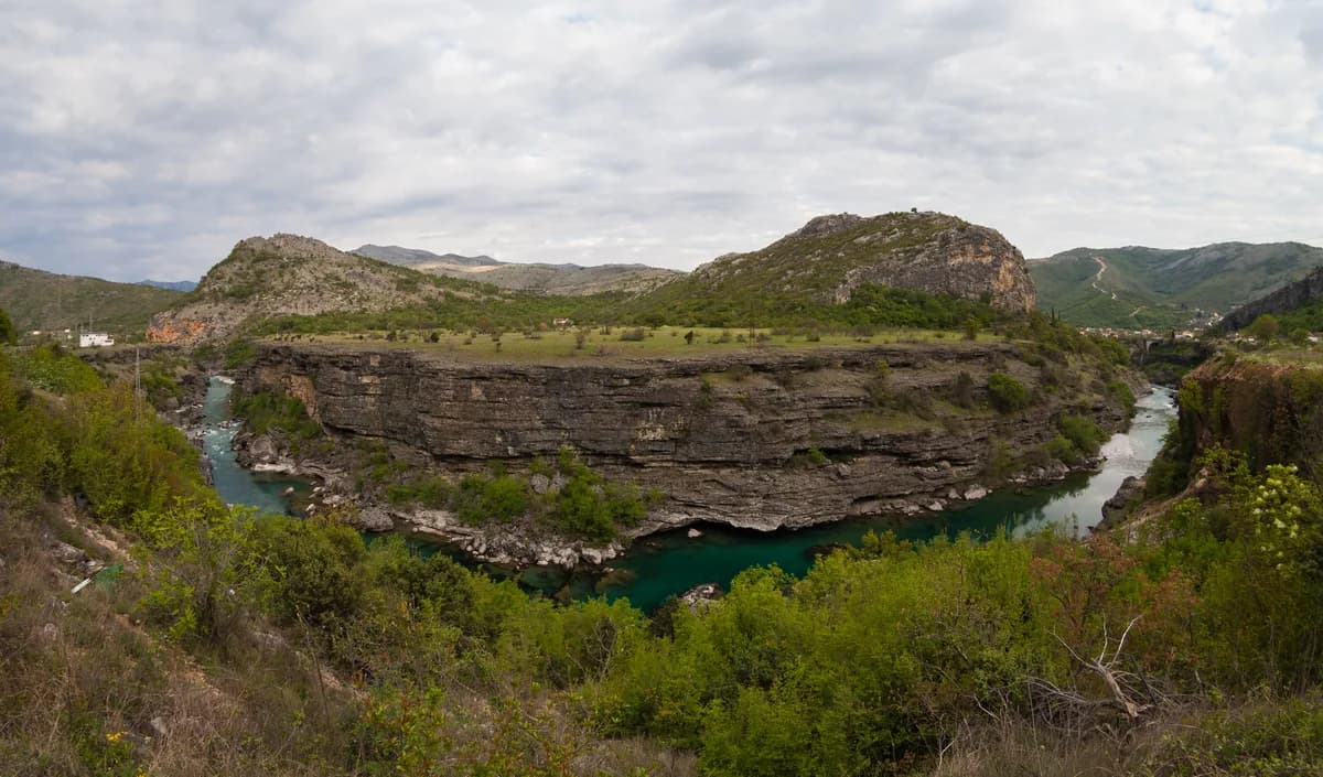 Morača & Cijevna (Podgorica area) — Río Moraca, norte de Podgorica, Montenegro, 2014-04-14, DD 09