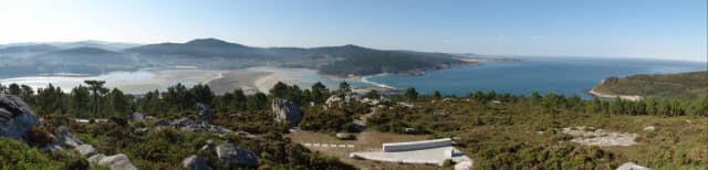 Río Anllóns — File:Estuario del Río Anllóns (Ponteceso, A Coruña, Galicia, España) 04.JPG