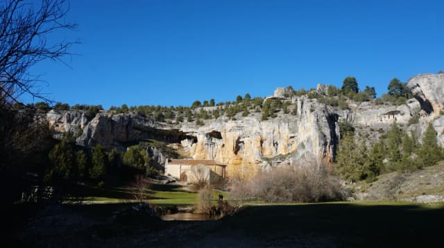 Río Ucero — Cañón del Río Lobos Soria con Ermita de San Bartolomé de Ucero