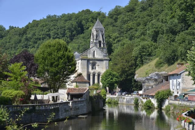 Dronne — La Dronne et l'abbaye