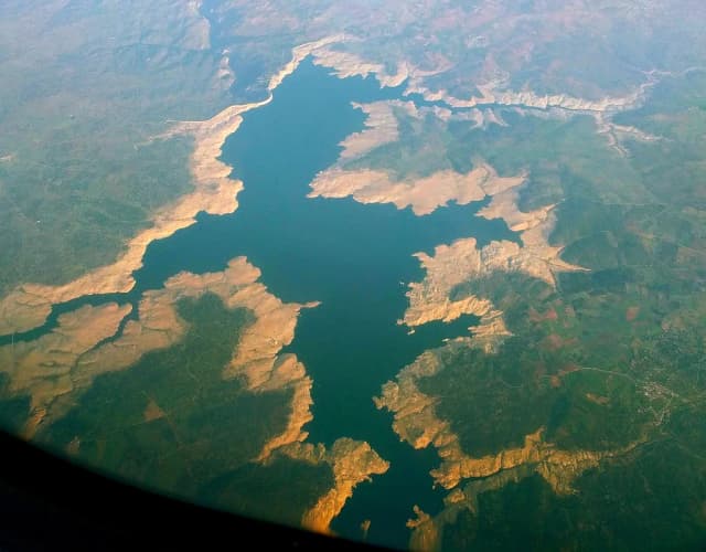 Embalse de Almendra — Embalse de Almendra - reservoir with the highest dam in Spain