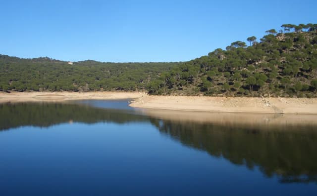 Embalse de San Juan — File:Pantano San Juan.jpg
