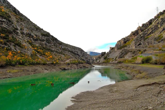 Noguera Ribagorzana — Embalse de Sopeira Rio Noguera Ribagorzana