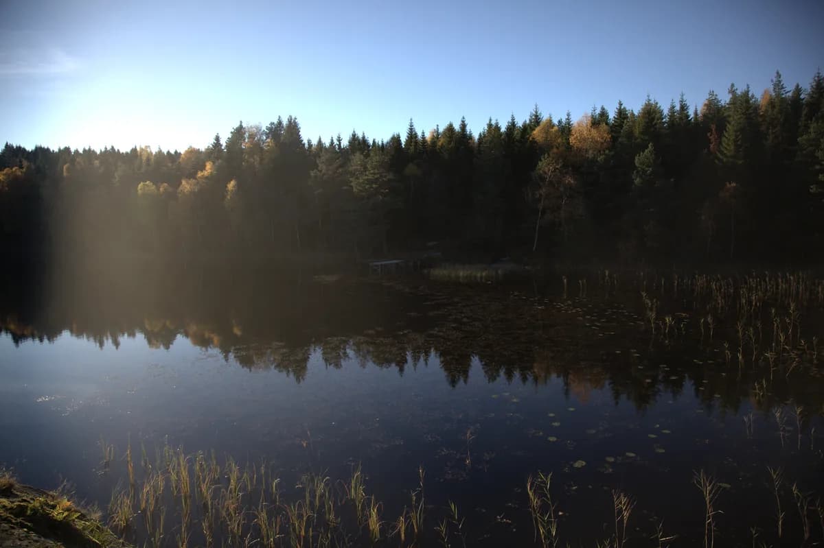 Lindesjön — Lindesjön, a lake in Kungälv Municipality, Sweden