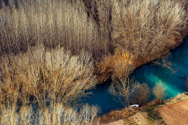 Río Júcar en invierno