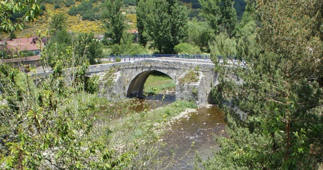 1 Puente de Boca de Huérgano sobre río Yuso-Esla