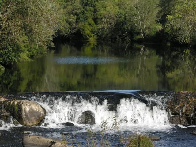 Tambre — File:Rio Tambre.Portor.Ponte Maceira.jpg