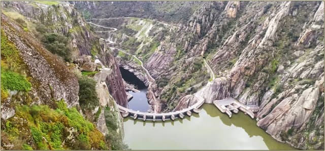 Embalse de Aldeadávila — 🇪🇸 🇵🇹 🇪🇺 Presa de Aldeadávila (Castilla y León, España, 27-2-2025)
