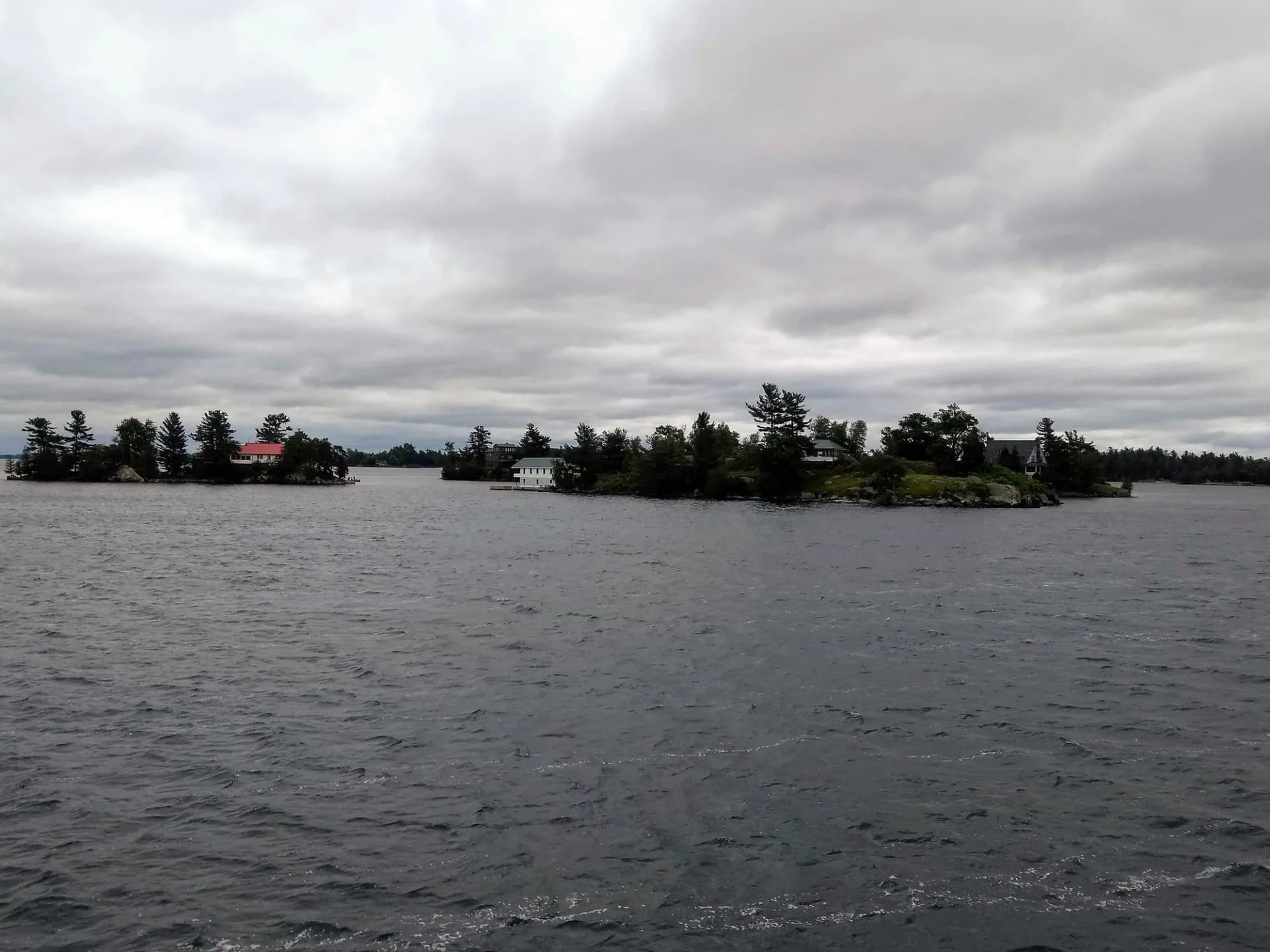 Thousand Islands (eastern Lake Ontario) — LES MILLE ÎLES