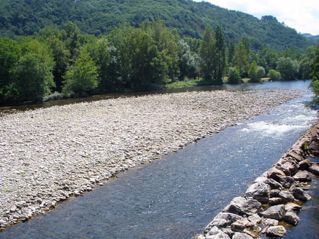 The Río Narcea flowing through Cornellana, Salas, Asturias.