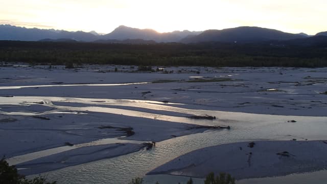Tagliamento panoramica sul greto al tramonto