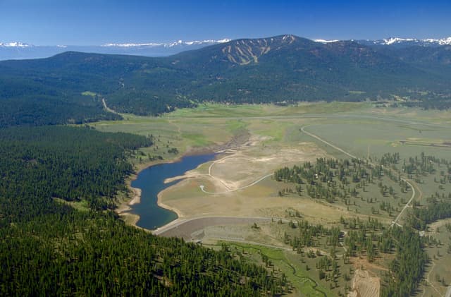 Martis Creek Lake and Dam summer