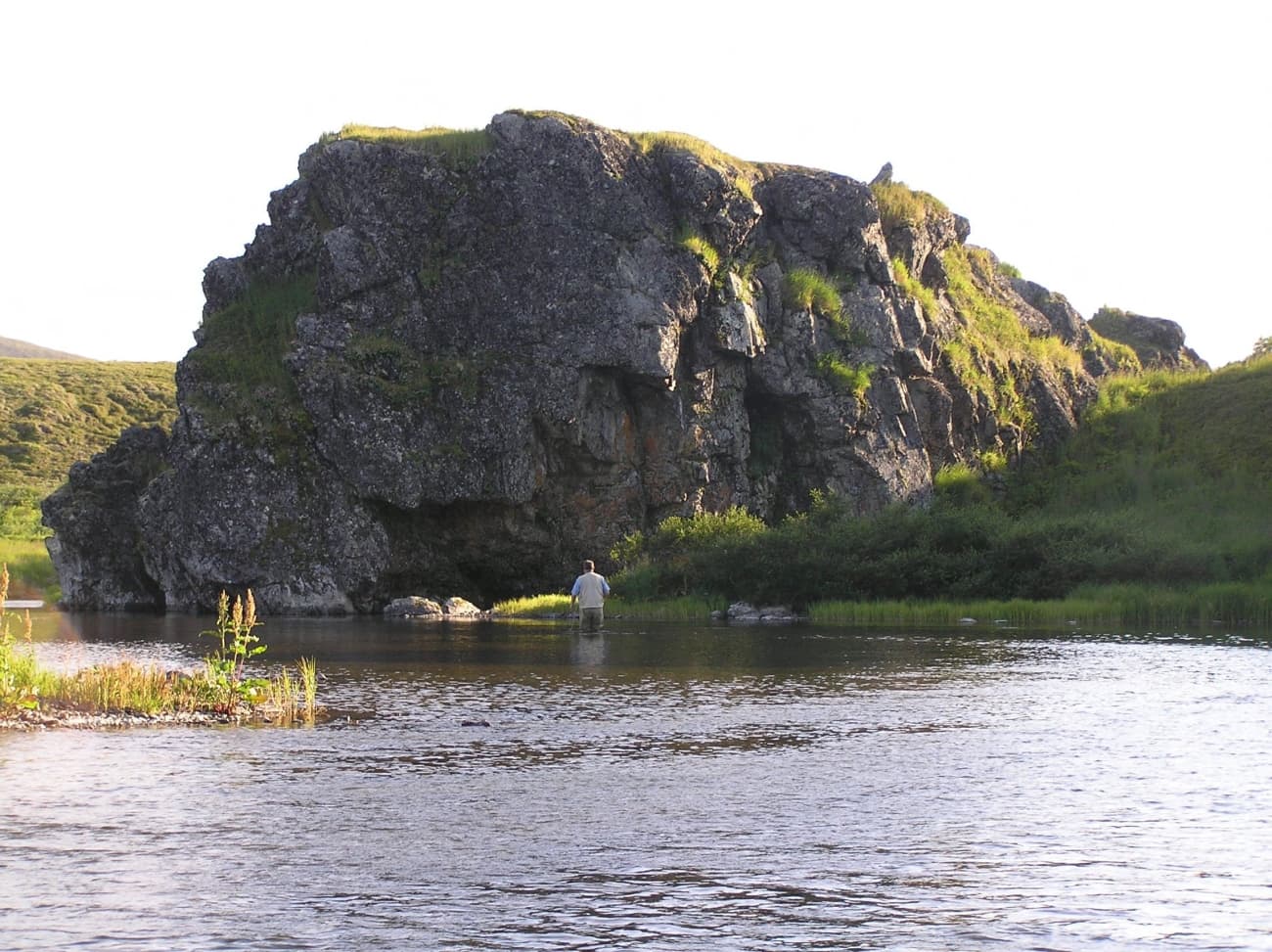 Usfws-angler-middle-fork-goodnews-river-large
