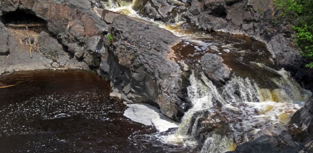 Lester River & Japp Hole Falls (Lester Park, Minnesota, USA)