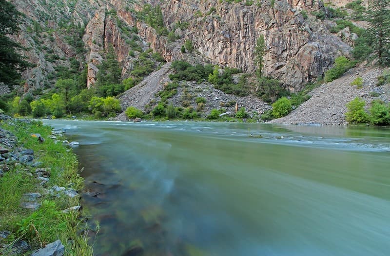 Gunnison River flowing through Black Canyon, Black Canyon of the Gunnison National Park, Colorado